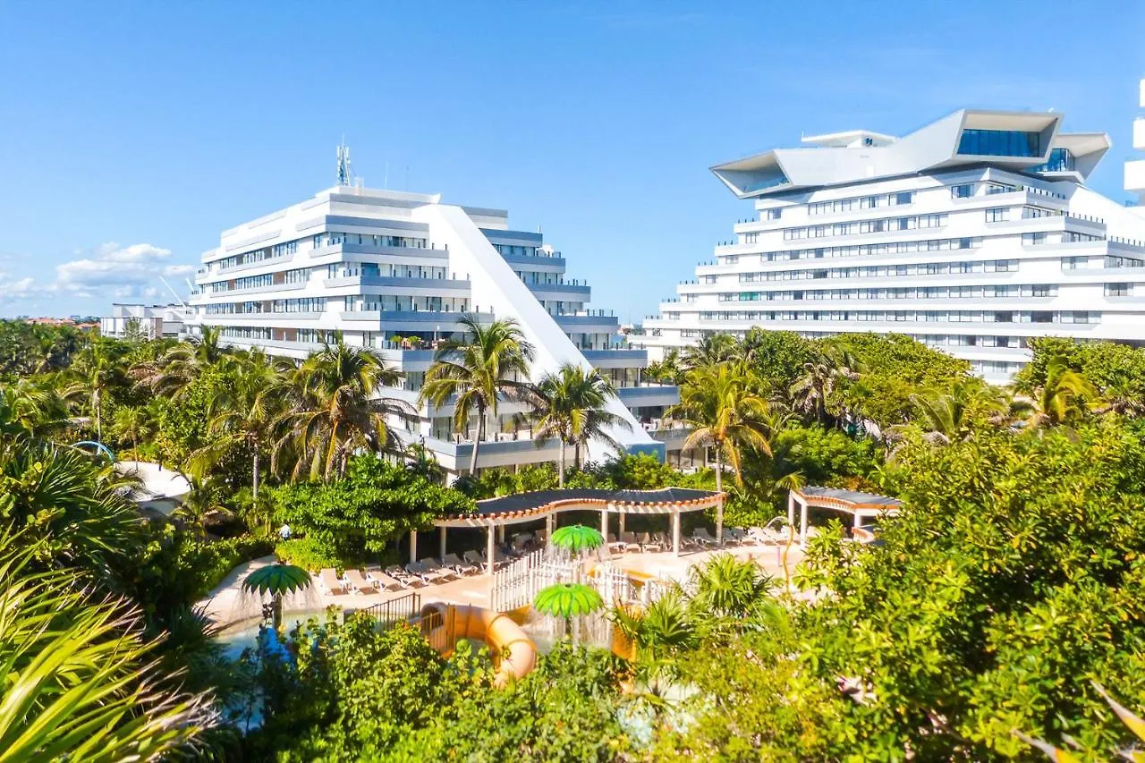 Condos In Prime Cancun Location Plus 3 Pools Mexiko