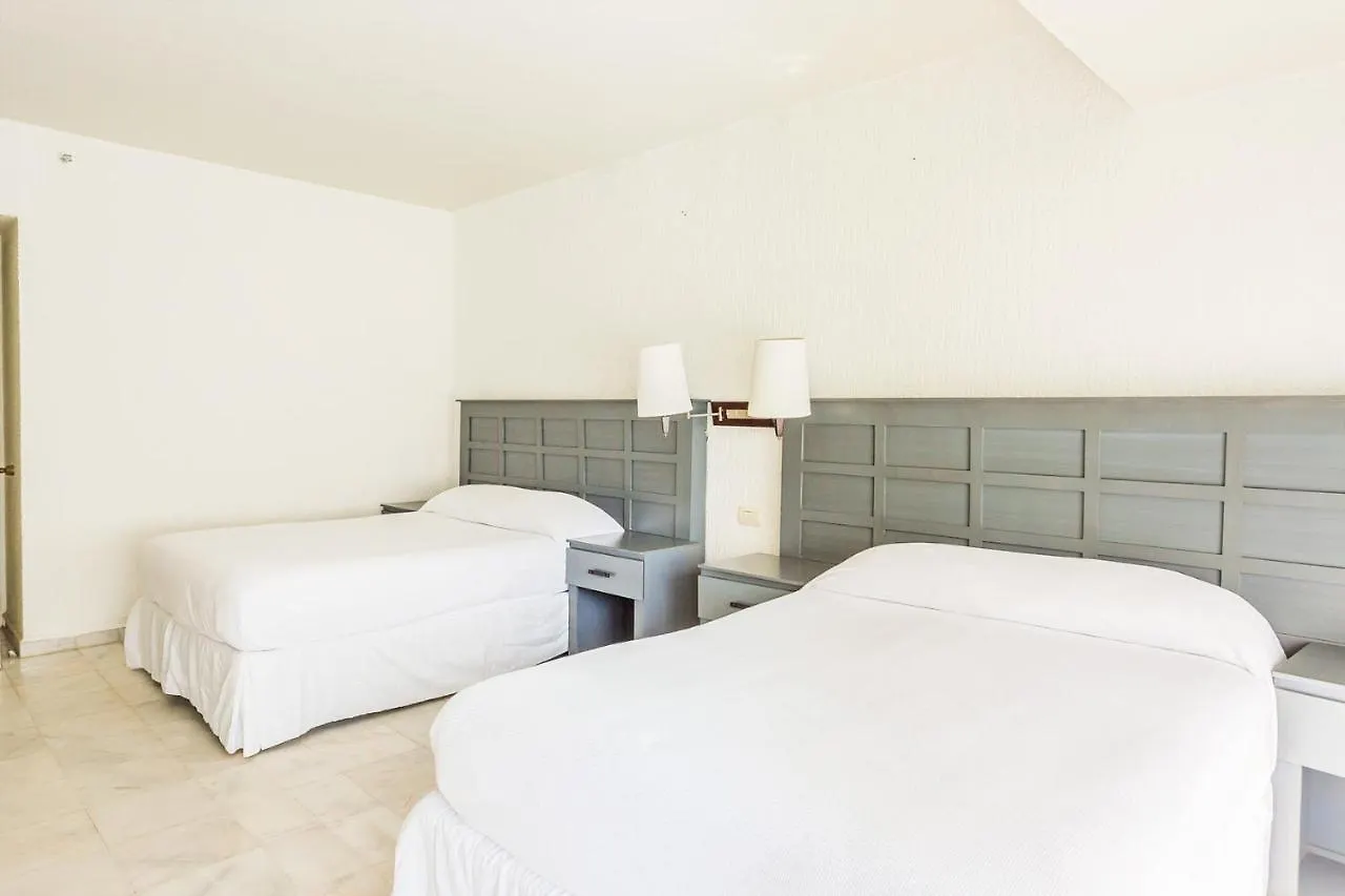 Condos In Prime Cancun Location Plus 3 Pools Mexiko