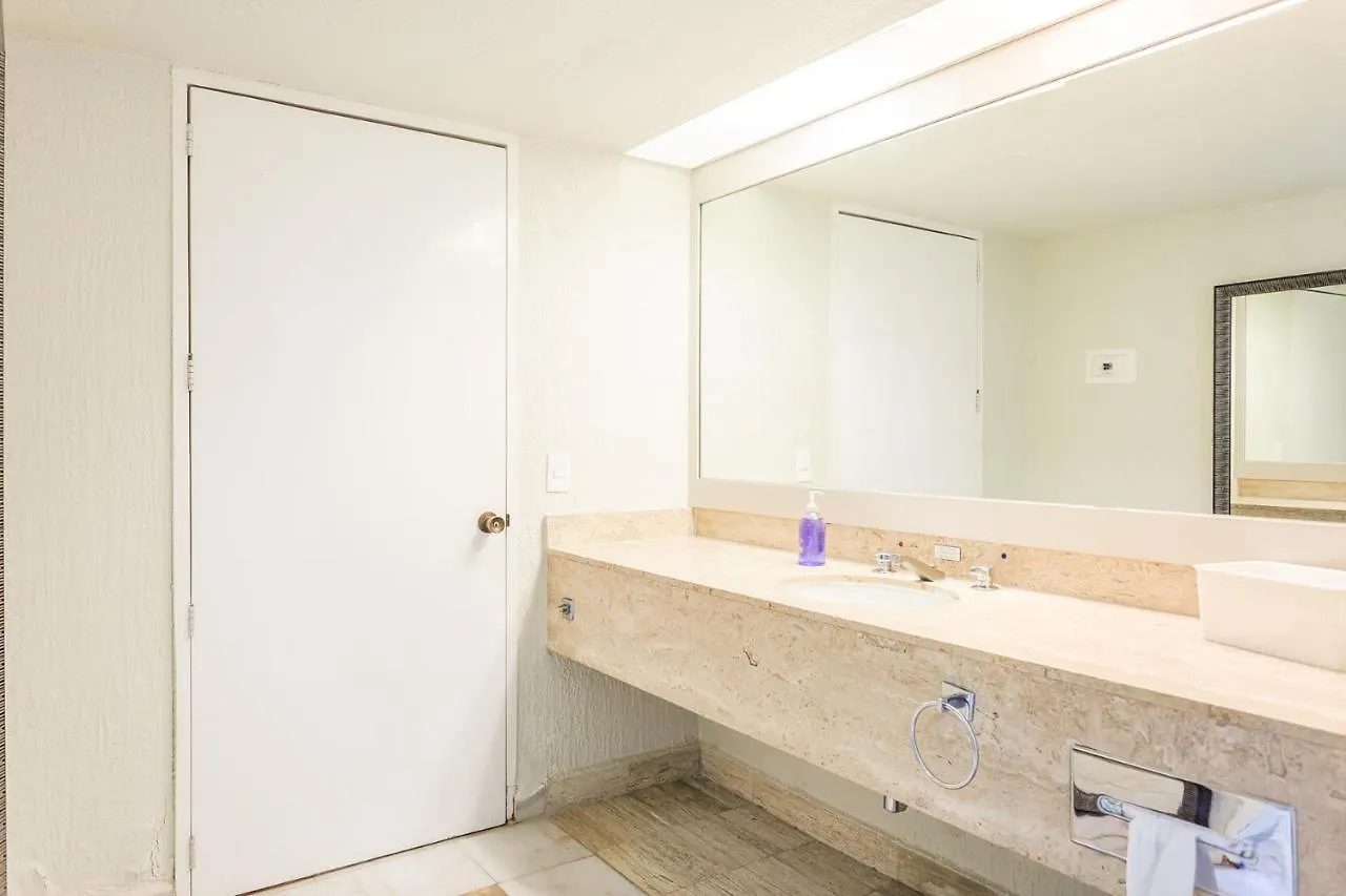 Condos In Prime Cancun Location Plus 3 Pools 0*,