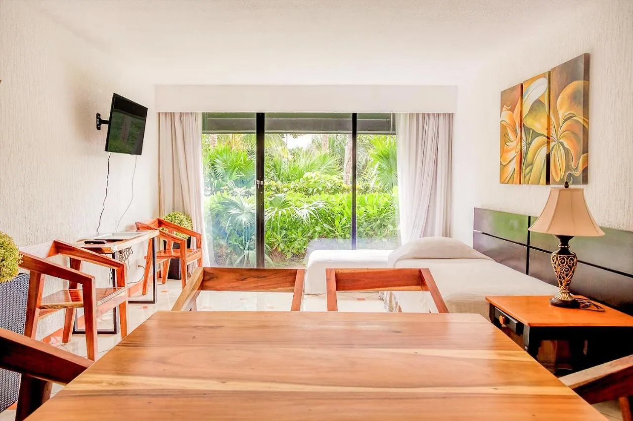 Condos In Prime Cancun Location Plus 3 Pools Mexiko